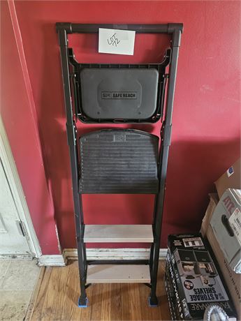 Safe Reach Step/Paint Ladder
