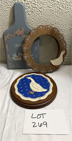 Vintage Wooden Home Duck Decor