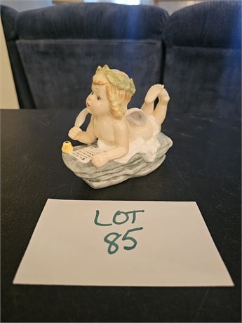 Doulton 1983 "Cherubs Of Arts" Figurine Titled "Poetry"