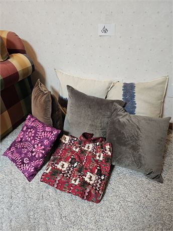 Mixed Throw Pillow Lot: Different Sizes & Colors