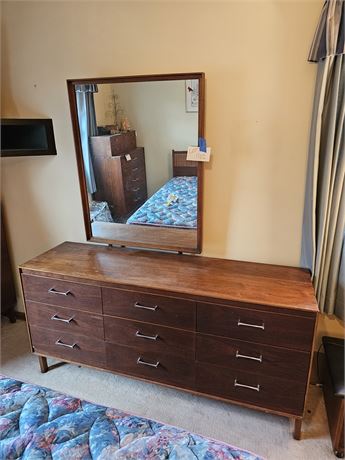 Vintage Lane Dresser with Mirror