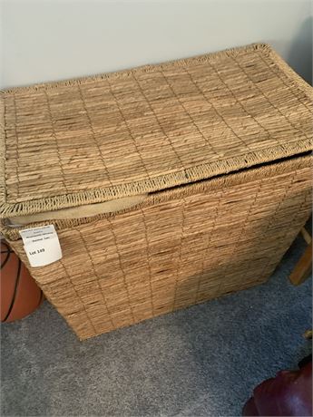 Seagrass Woven Wicker Clothes Hamper, Throw Blanket Lot