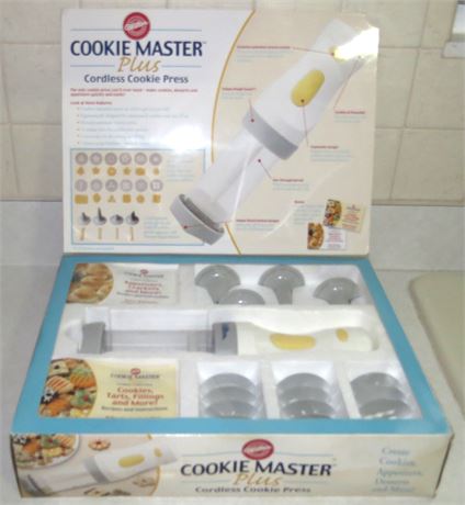 Cookie Master Plus Cordless Cookie Press