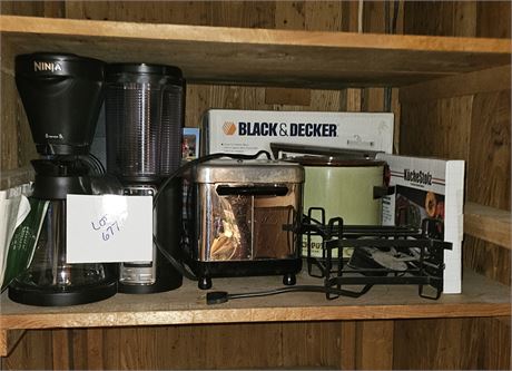 Small Kitchen Appliance Lot: Ninja Coffee Maker, Deep Fryer, Crockpot & More