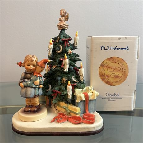 1998 "Christmas Surprise" Musical 2-Piece Hummelscape Set - 7.5"H