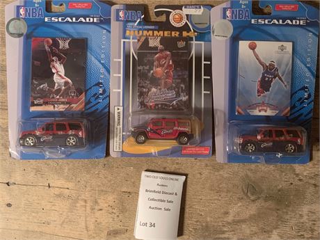 LE 2003-04 Fleer Ultra LeBron James Hummer H2 Die-Cast Car/Trading Card Sets
