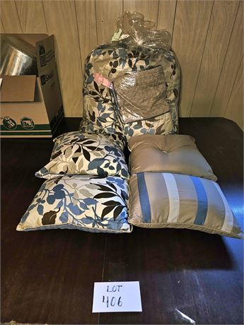 Mixed Throw Pillow Lot