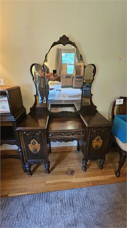 Antique Vanity Dresser