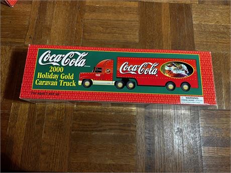 Coca-Cola 2000 Holiday Gold Caravan Truck