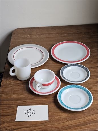 Pyrex Autumn Band Red Plates / Saucers & Cup + Galaxy "D" Handle Mug