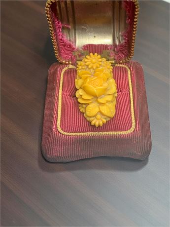 Vintage Art Deco Carved Celluloid Ring W/Floral Motif Size 5.5