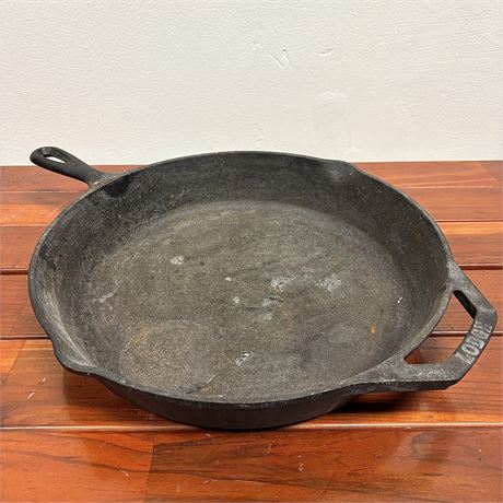 Lodge 10SK Cast Iron Skillet