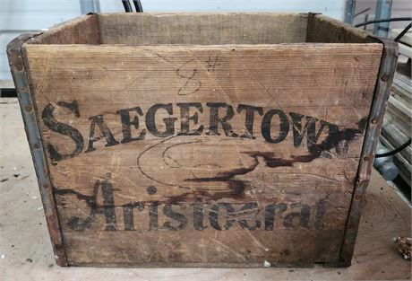Saugertown Aristocrat Mineral Water Crate