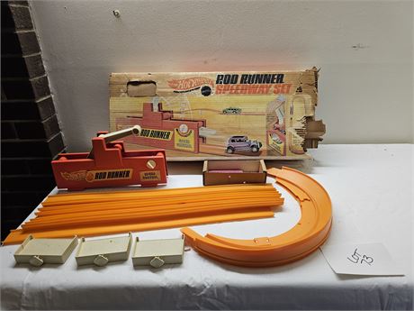 Hot Wheels Rod Runner Speedway Set - No Cars