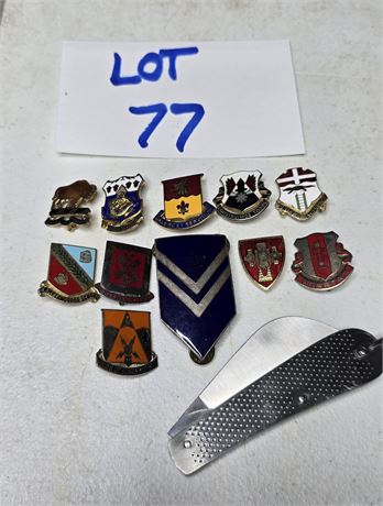 Vintage US Army DUI Unit Crest Insignia Pin with Pocket Knife