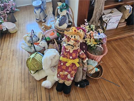 Large Mixed Easter Lot: Baskets / Plush / Floral & More