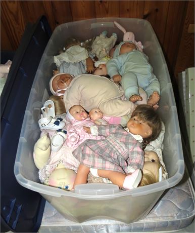 Tote Of Dolls