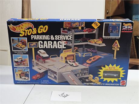 Hotwheels Parking & Service Garage NEW IN BOX