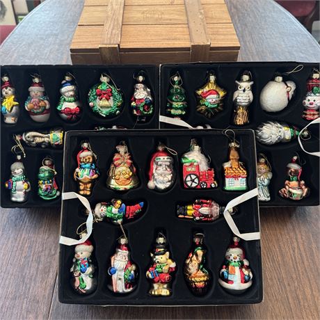 2002 Thomas Pacconi 36 Piece Glass Ornament Set w/ Storage Box
