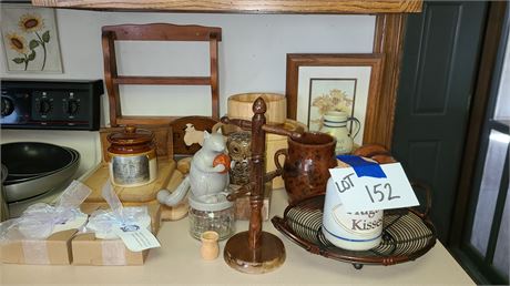 Mixed Kitchen Lot: Wood Salad Set/Cup Holder/Cutting Boards/Pottery & More