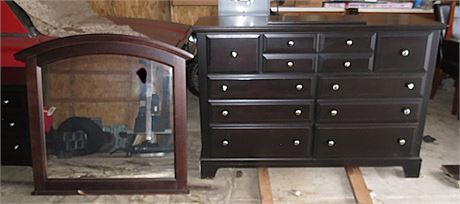 Dresser With Mirror
