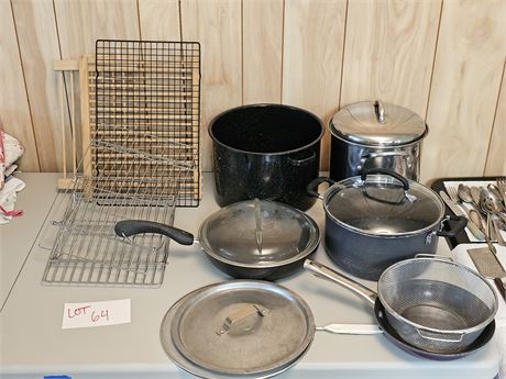 Black Enamel Pot (NO LID) / Skillets & More