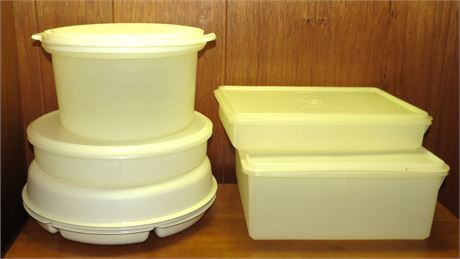 Assorted Tupperware