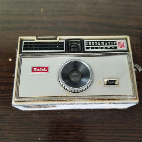 Kodak 104 Instamatic Camera