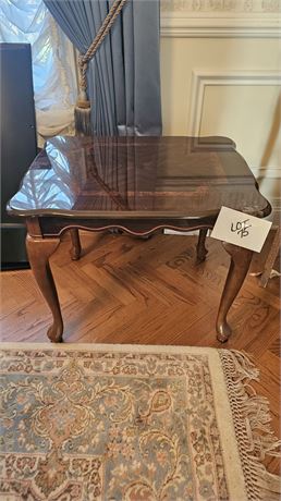 Beautiful Wood Inlay End Table