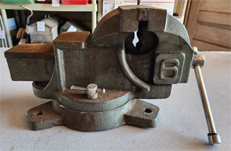 Large #6 Vise