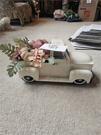Decorative Metal Farmhouse Pick-Up Truck