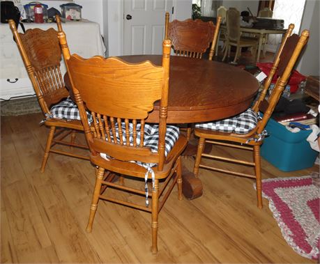 Oak Table, 4 Pressback Chairs