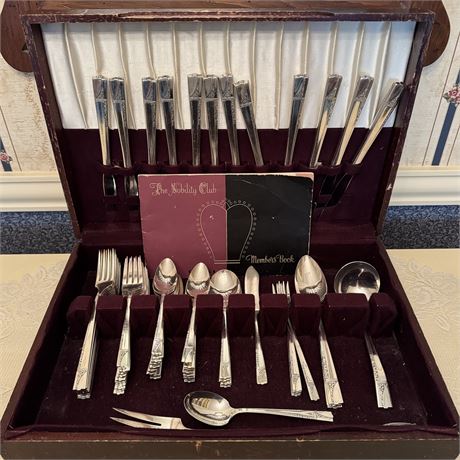 Oneida Nobility Plate "Caprice" Silverware Service for 12 + Serving Utensils