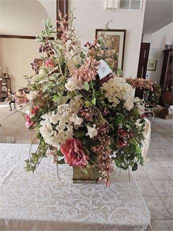 Large Faux Floral Centerpiece – Shades of Pink