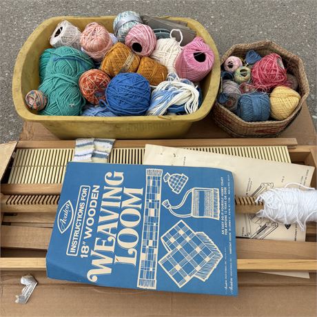 Avalon 18" Weaving Loom and Yarn