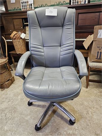 Gray Highback Office Chair