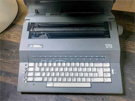 Smith Corona Spell-Right I Dictionary SC 110 Electronic Typewriter From 1980s