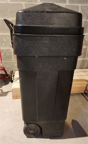 Trashcan W/Lid