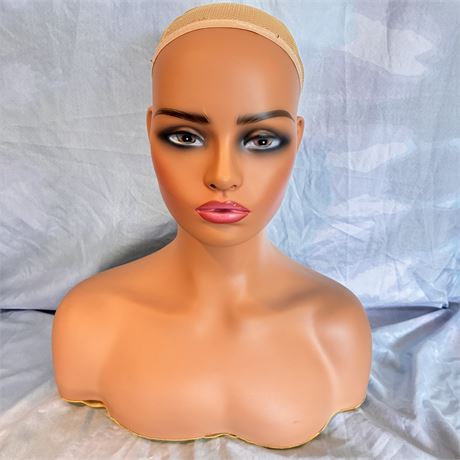 Mannequin Head with Shoulder bust Store Display Stand