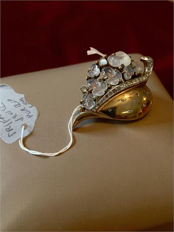 1940s Trifari Floraleaf Fur Clip Brooch W/Moonstone Fruit Salad Rhinestones