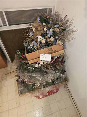 Mixed Christmas Wreath Lot - Color / Size / Style Vary