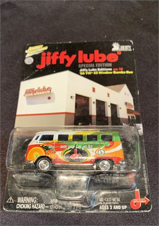 Johnny Lightening Jiff Lube Special Edition 66VW 23 Window Samba Bus No 14 NEW