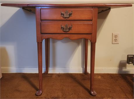 Small Table w/ Drop Leaf Sides