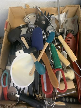 Kitchen Utensil Lot