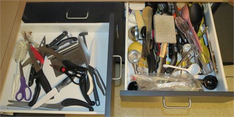 2 Utensils Drawers Cleanout