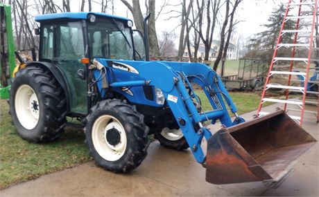 New Holland Cab Tractor With Front End Loader