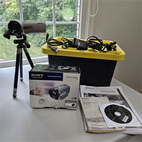 SONY Handycam DCR-SX65 Camcorder w/Accessories and Mini Storage Tote