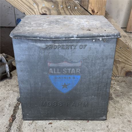 Vintage Moss Farm Galvanized Dairy Cooler