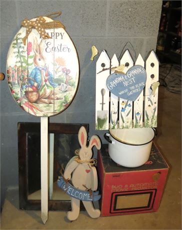 Mixed Lot: Easter, Mirror, Projector, Etc