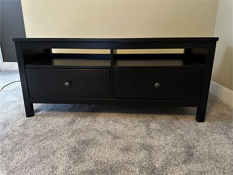 Modern Tv stand with Drawers (No brand)